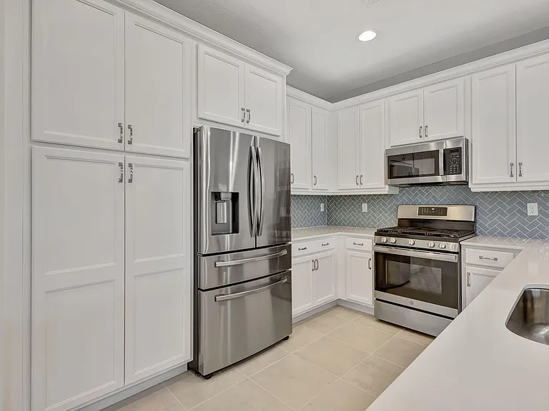 12557 SW Rain River Dr — Photo 4