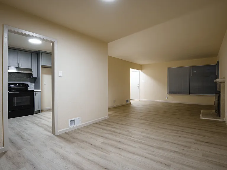 582 Euclid Ave #A — Photo 7
