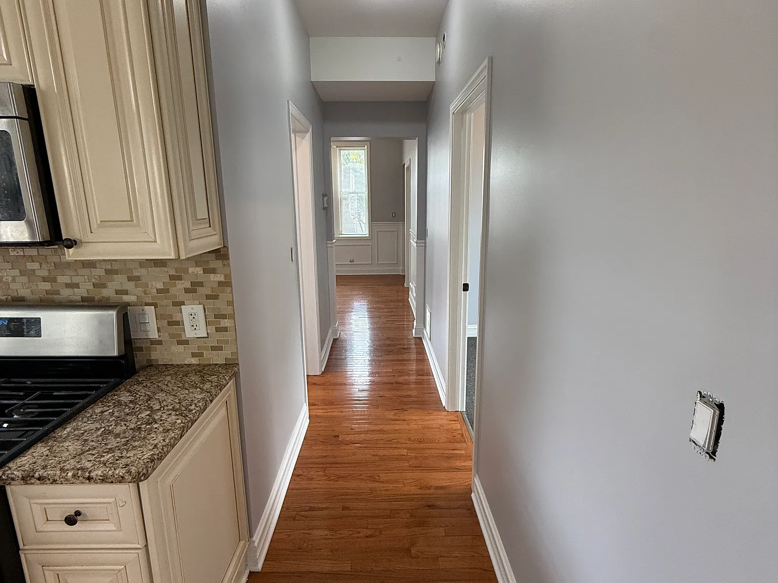 3 bed, 1200 sqft, $2,000 — Photo 4