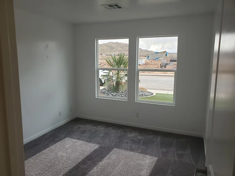 529 S Mirage Dr — Photo 3