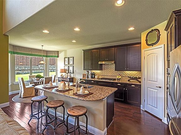 4th image of 1700 Jessie Ln