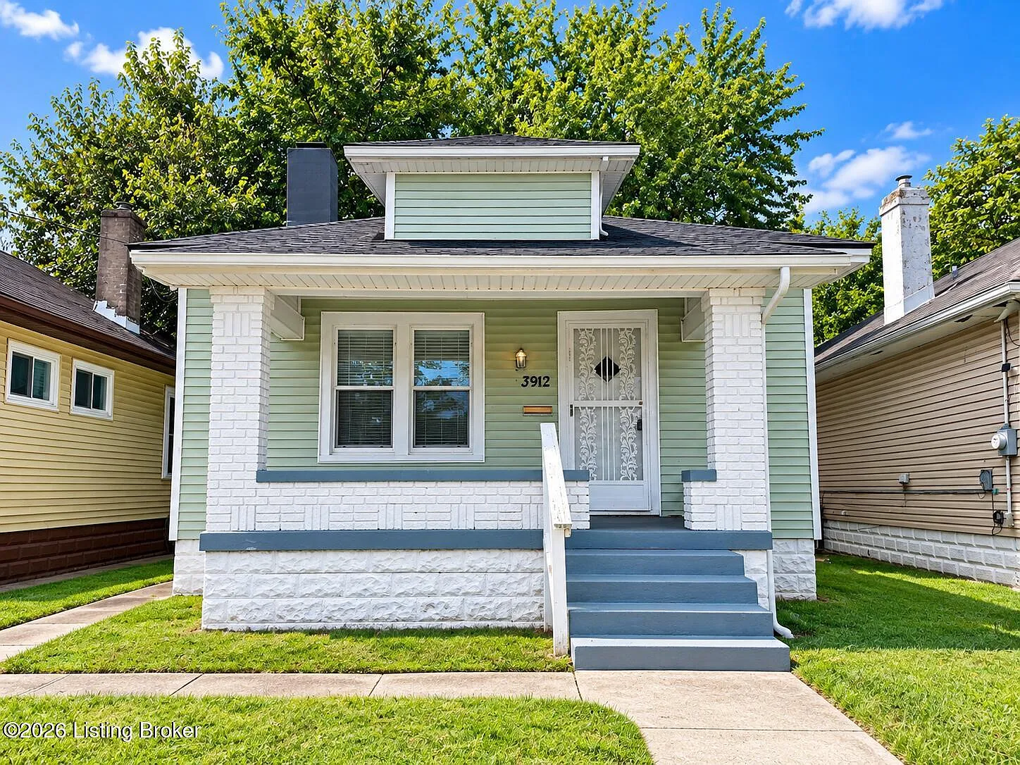2 bed, 1.0 bath, 700 sqft, $1,095 — Photo 1