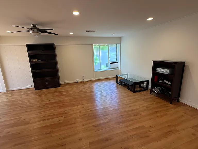 305 Halaki St — Photo 5