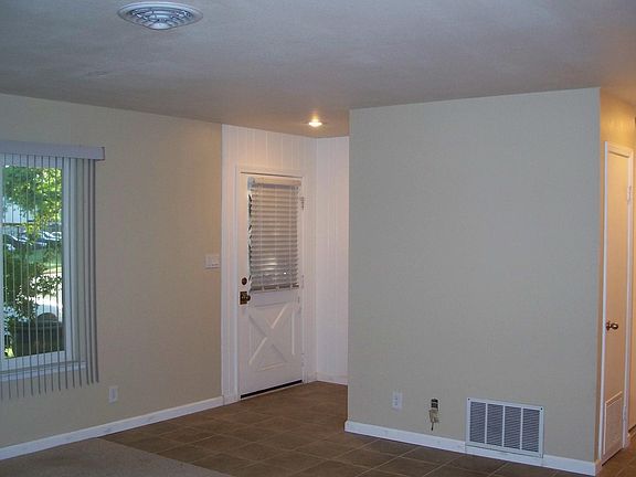 5th image of 3121 Occidental Dr