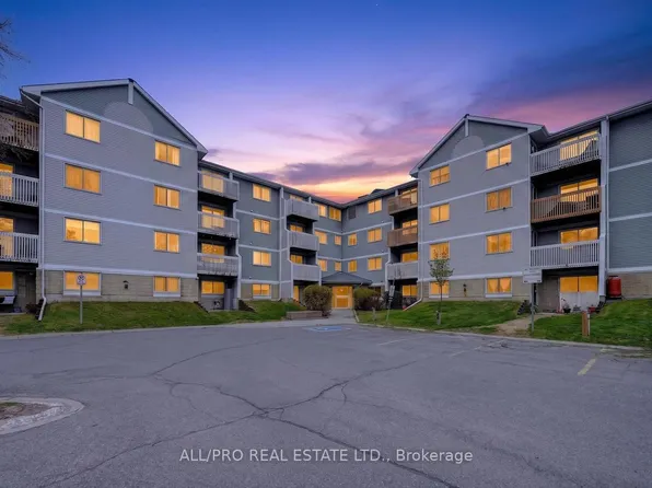 212 Viewmount Dr #111, Ottawa, ON K2E 7X2