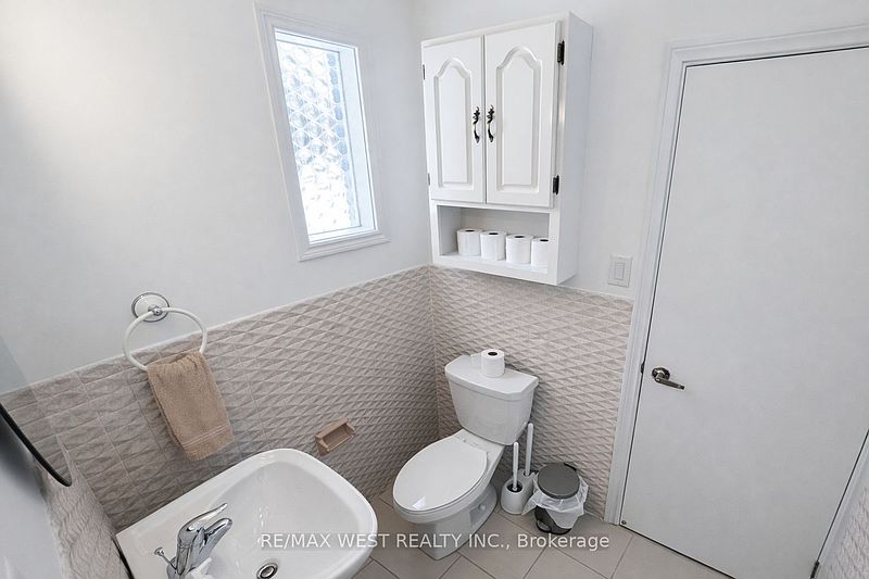 Wasaga Beach House for rent - 4 Bedrooms — photo 32