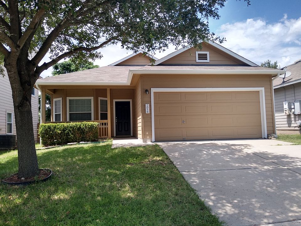 1st image of 2016 Charlotte Estates Dr