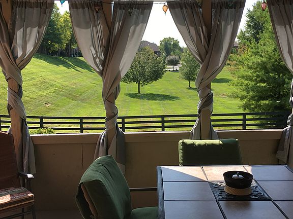Pic 2: Covered deck/curtains