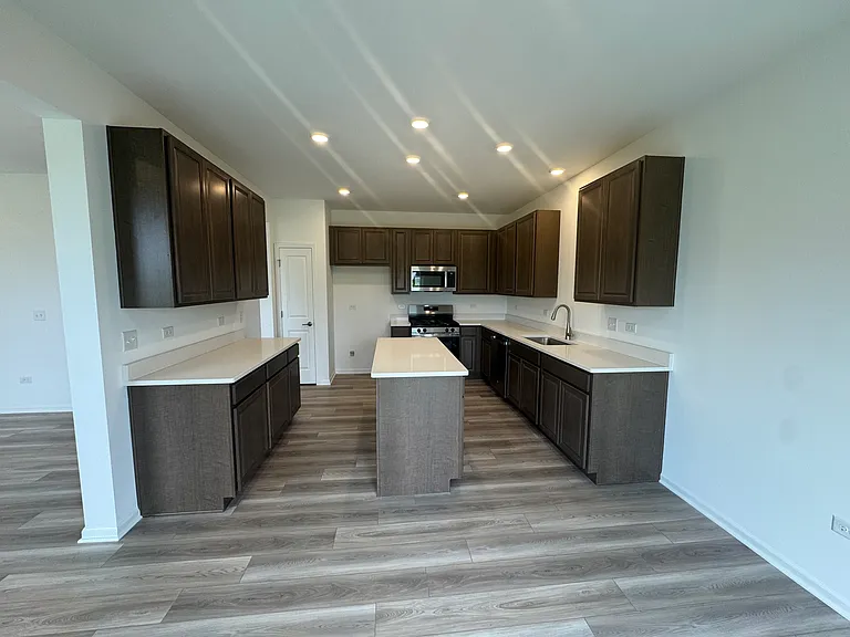 7725 Nightshade Ln — Photo 8