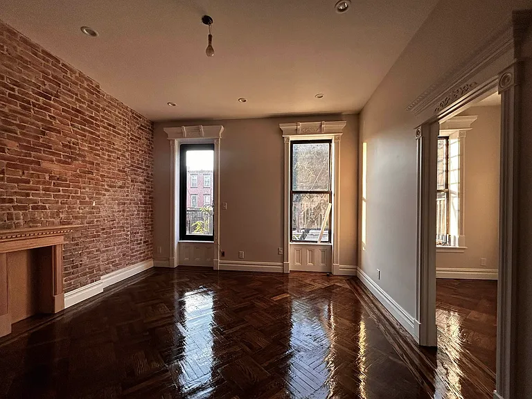 217 Hancock St #5 — Photo 1