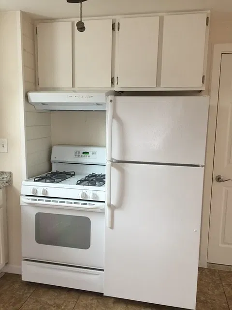 Studio, 400 sqft, $2,200 — Photo 4
