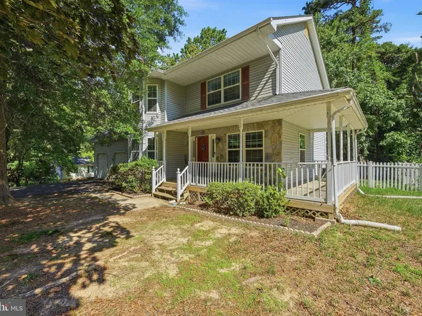 1040 Redeye Rd, Lusby, MD 20657