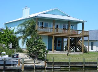 103 Windjammer St, Rockport, TX 78382
