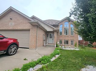 1062 Monarch Meadows Dr, Lakeshore, ON N8L 0V4