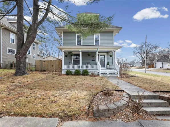 501 E Shawnee St, Paola, KS 66071