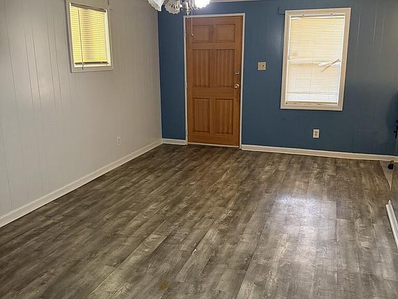 5th image of 601 SE South Maple St