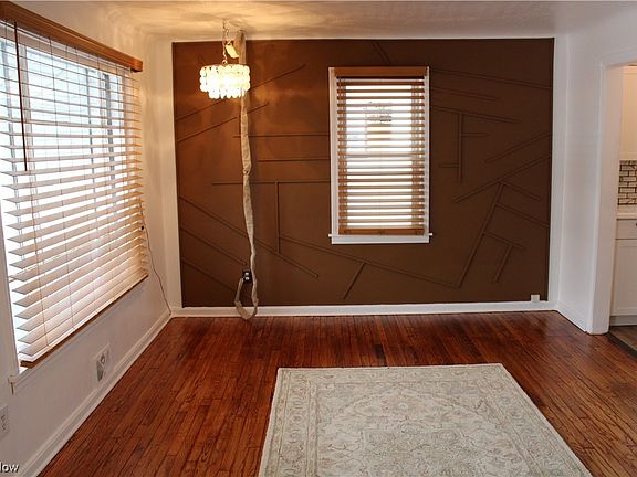 4th image of 14129 Christine Ave