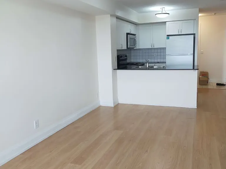 1070 Sheppard Ave W #1207 — Photo 2