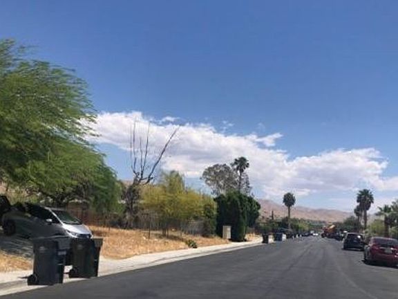 Exterior Neighborhood (street photo)