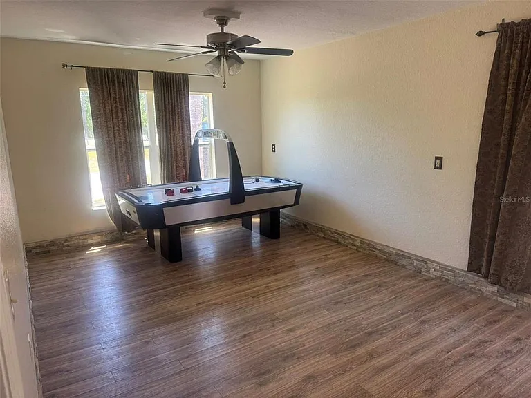 14373 Irving St — Photo 4