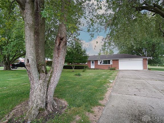 3rd image of 375 Turner Dr