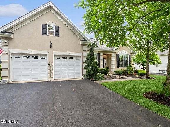2nd image of 60 Portchester Drive