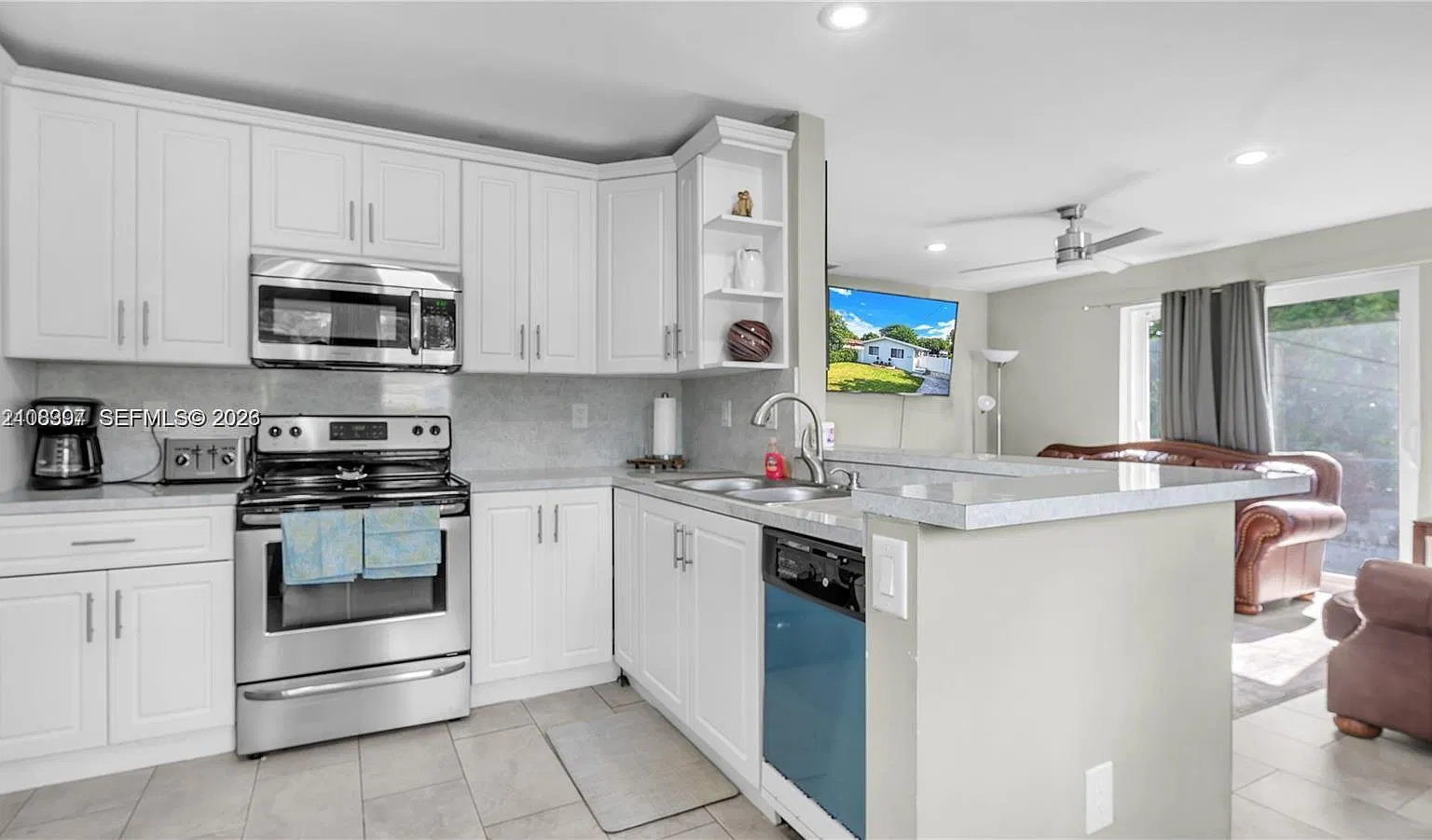 2 bed, 1000 sqft, $2,650 — Photo 1