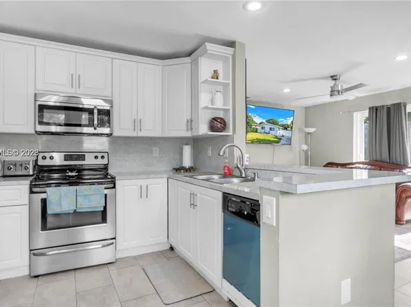 5624 Taylor St, Hollywood, FL 33021