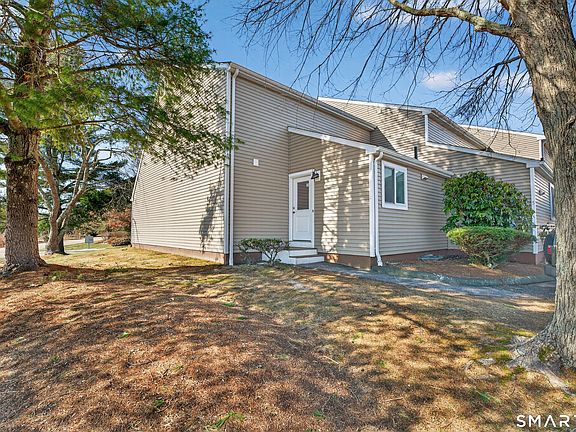 4th image of 37 Hewitt Road #B6