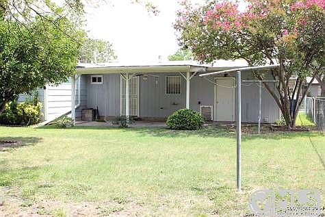 3rd image of 815 Marquette Dr