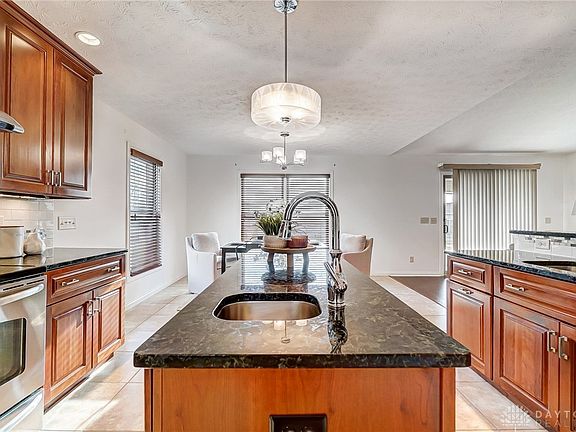 4th image of 838 Saint Simons Ln