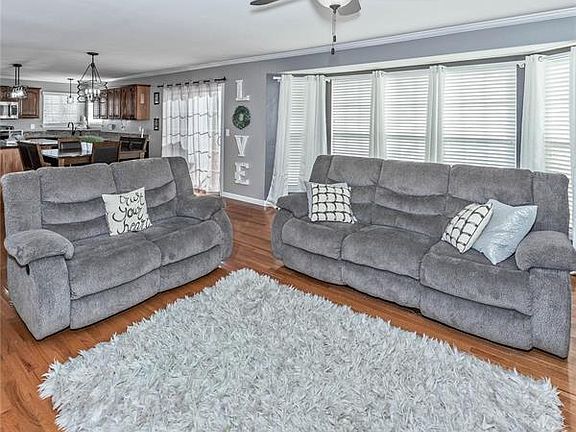 4th image of 6756 Oxford Ln