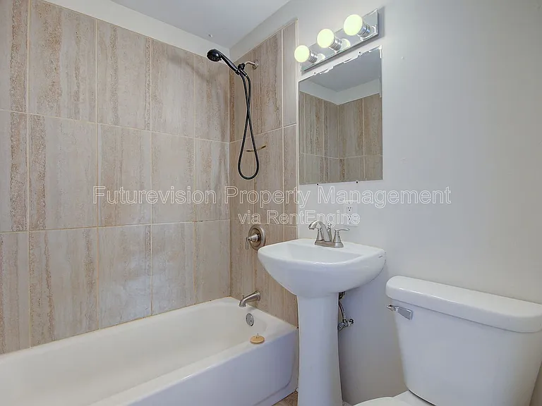 1512 N May St — Photo 8