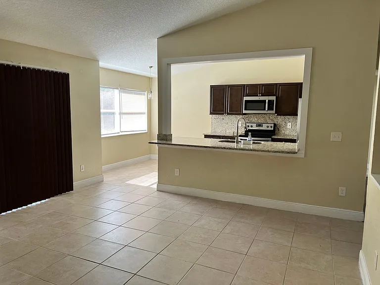 1473 Keeling Dr — Photo 2