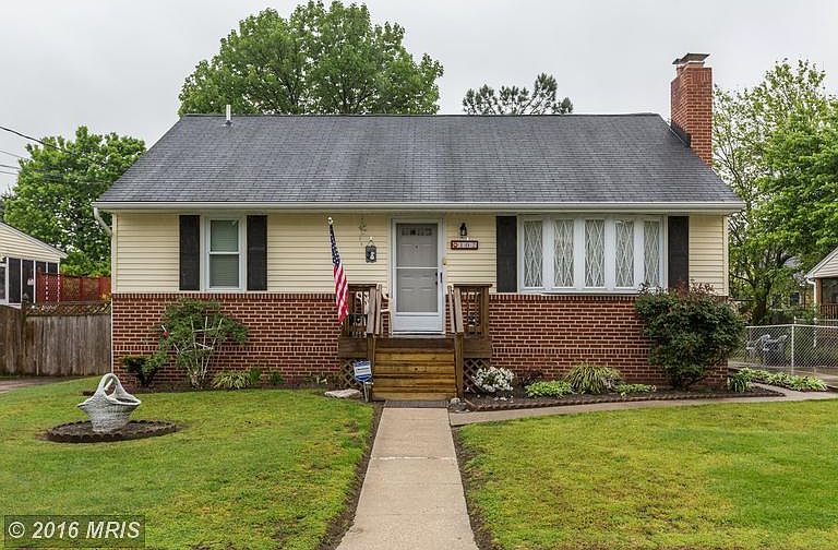 1st image of 102 Woods Ave