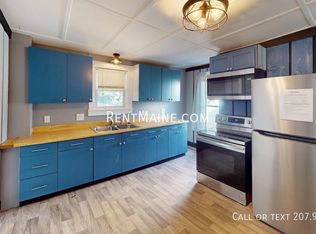 137 Grove St, Bangor, ME 04401