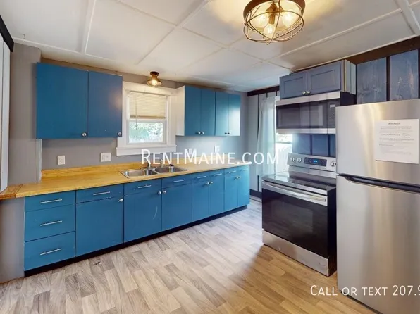 137 Grove St, Bangor, ME 04401