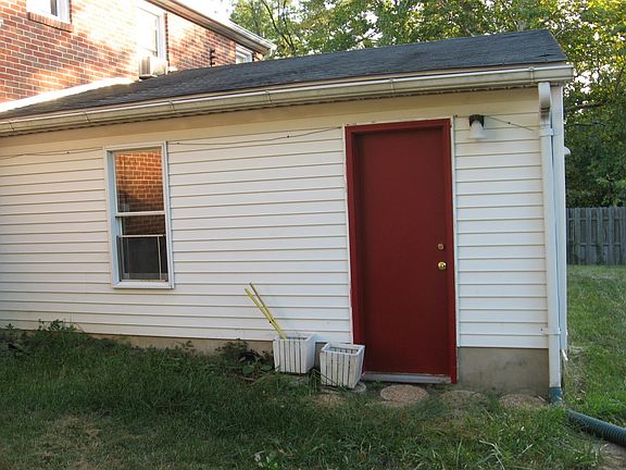3rd image of 202 Rollingbrook Way #B