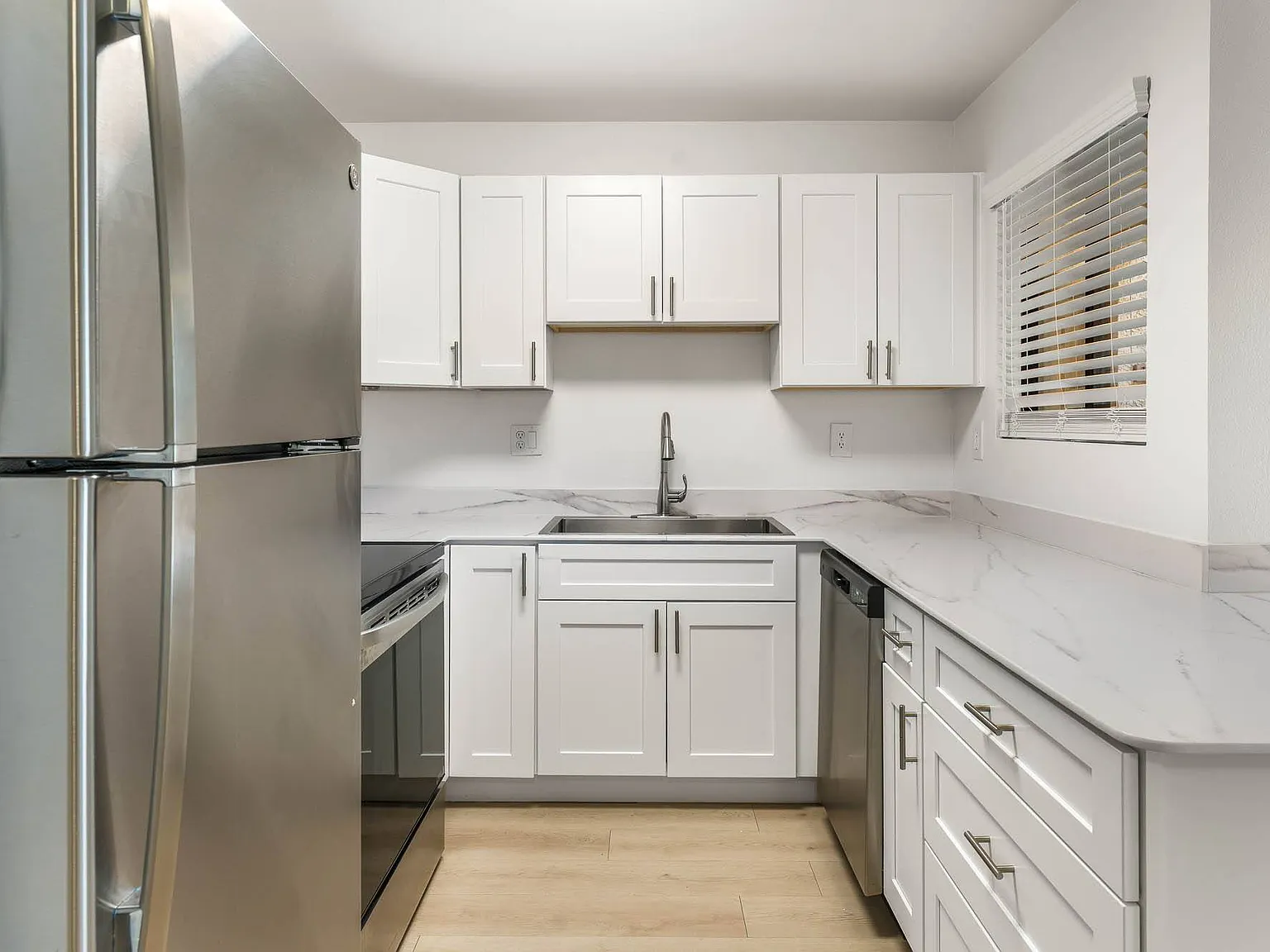 The Colony Apartments — Photo 4
