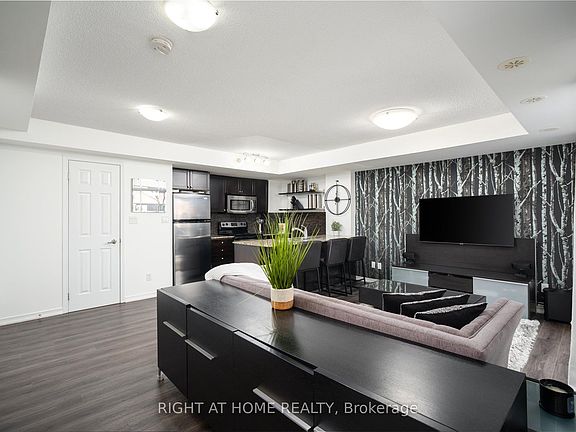 5th image of 1 Ruttan St #112