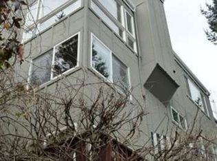 6860 Charing Cross Rd, Berkeley, CA 94705