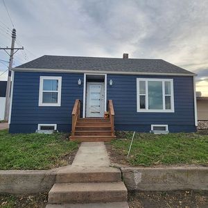 213 W King St, Chamberlain, SD, 57325