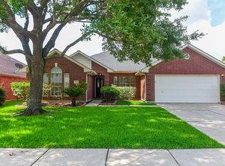 3714 Brighton Ln, Pearland, TX 77584