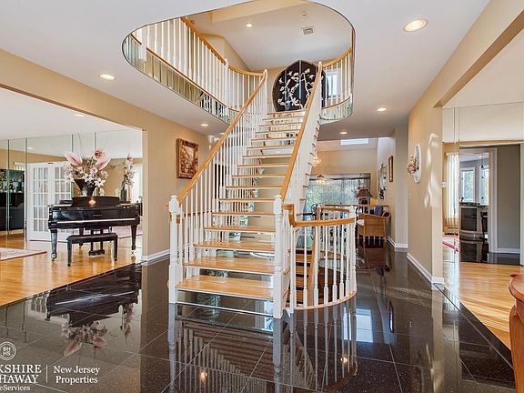 13_2TaylorrLake_68_Staircase_HiRes