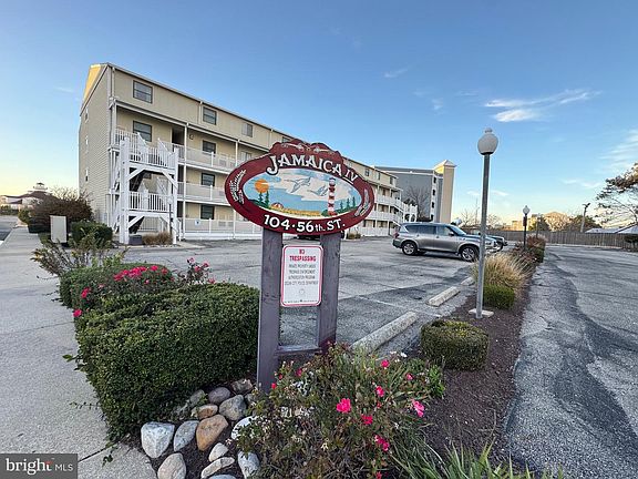 4th image of 104 56th St Unit 206