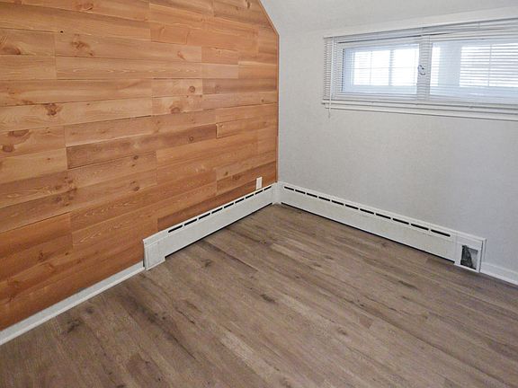 5th image of 937 5th Ave S