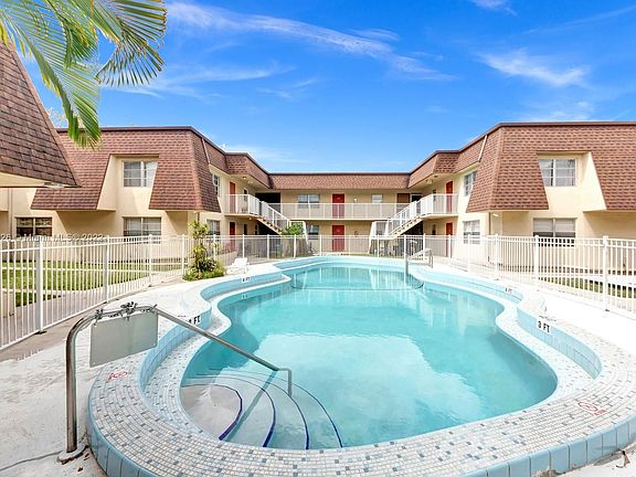 2nd image of 4530 SW 54th St APT 205-D