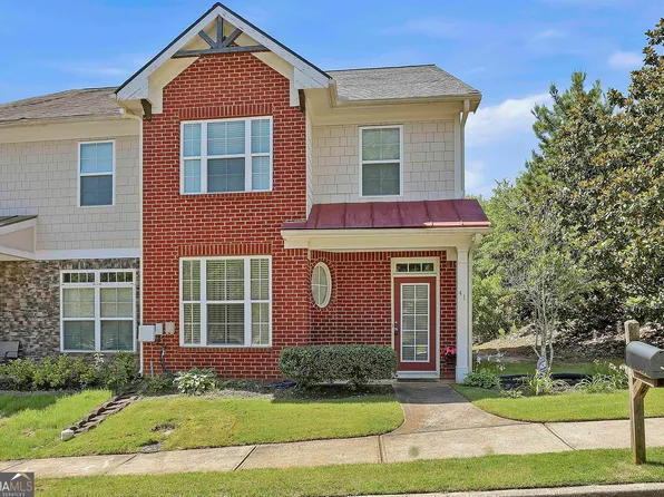 41 Newnan Lakes Dr, Newnan, GA 30263
