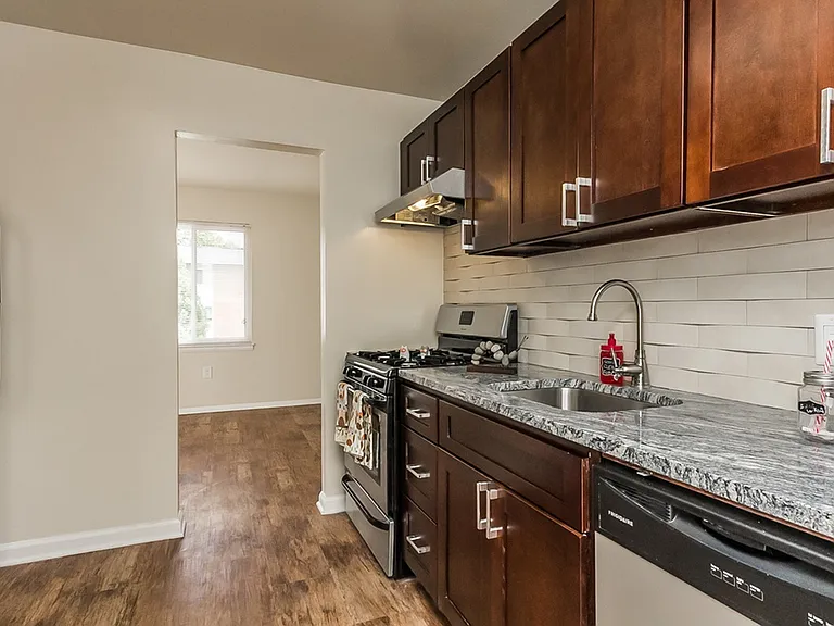 Classic 2 Bedroom Apartment Home