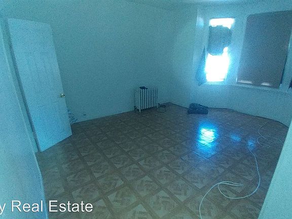 3rd image of 750 E Ontario St